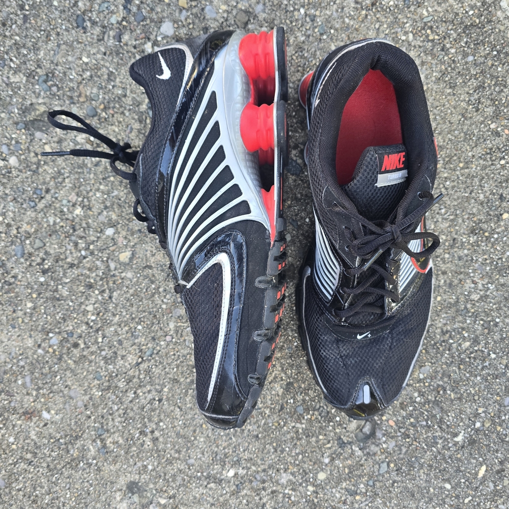 Nike Men's Black and Red Running Shoes